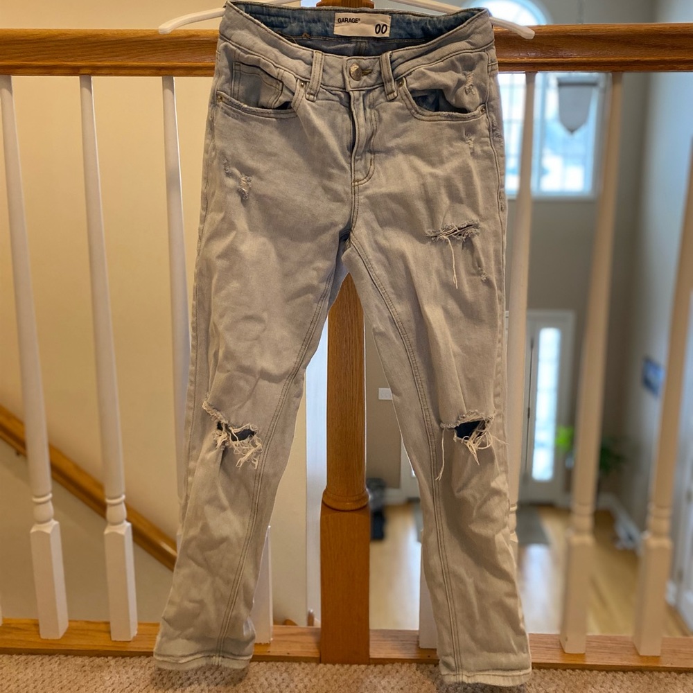 Garage ripped jeans
